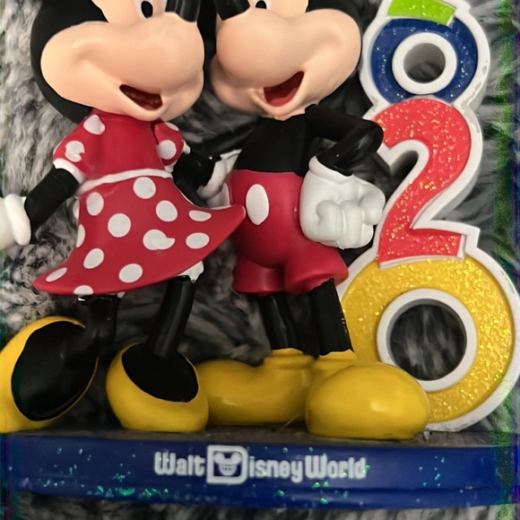 New Disney 2020 ornament - Picture 2 of 5